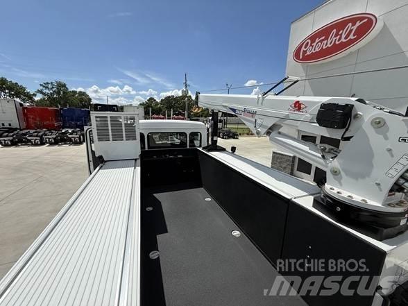 Peterbilt 536 Строительная техника - Другие