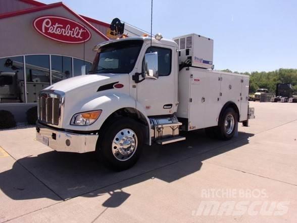 Peterbilt 536 Строительная техника - Другие