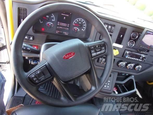 Peterbilt 536 Строительная техника - Другие