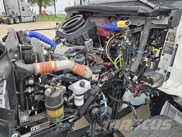 Peterbilt 536 Строительная техника - Другие