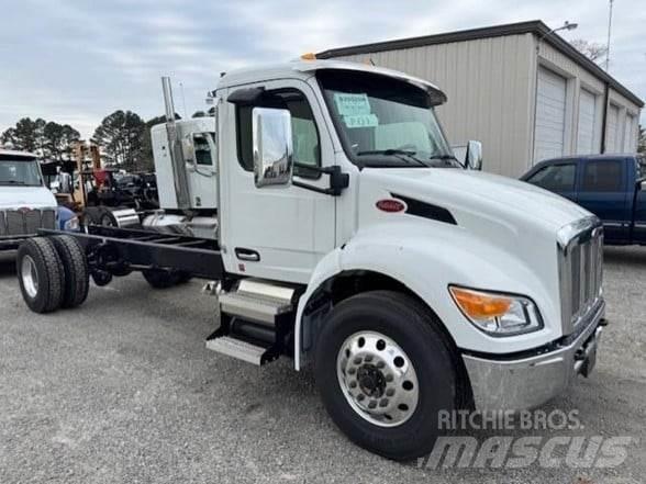 Peterbilt 537 Шасси с кабиной