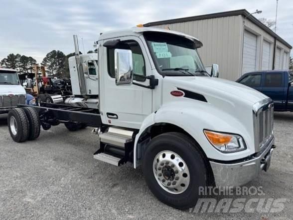 Peterbilt 537 Шасси с кабиной