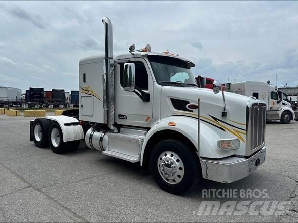 Peterbilt 567 Седельные тягачи
