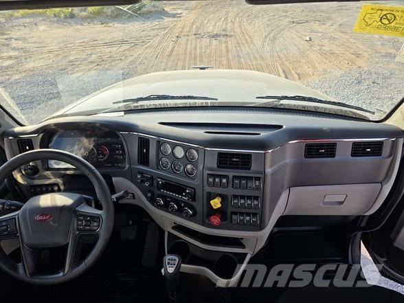 Peterbilt 567 Седельные тягачи