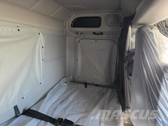 Peterbilt 567 Седельные тягачи