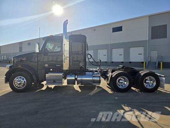 Peterbilt 567 Седельные тягачи