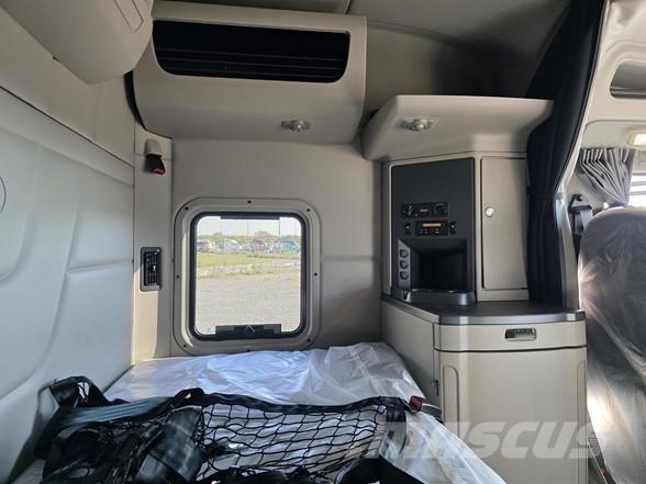 Peterbilt 567 Седельные тягачи