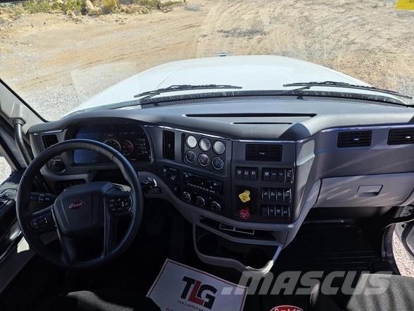 Peterbilt 567 Седельные тягачи