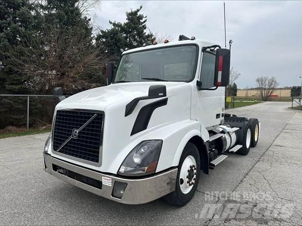 Volvo VNL42T300 Седельные тягачи