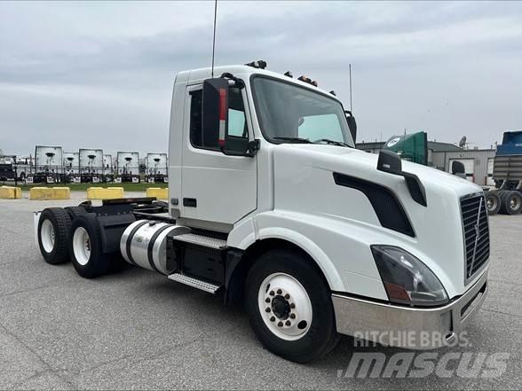Volvo VNL42T300 Седельные тягачи