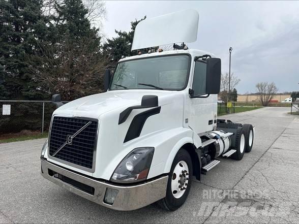 Volvo VNL42T300 Седельные тягачи