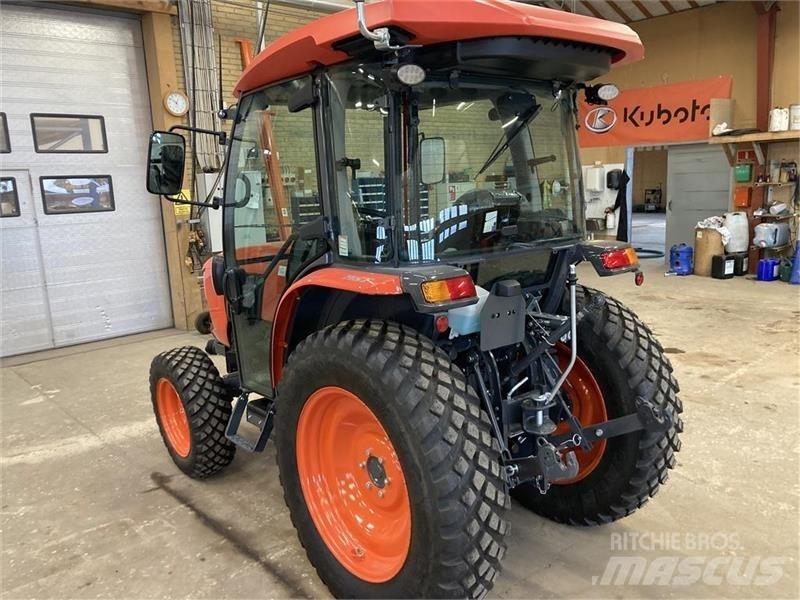 Kubota L2-452 Коммунальные тракторы