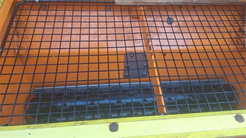 Rauch UKS 100 Пескоразбрасыватели