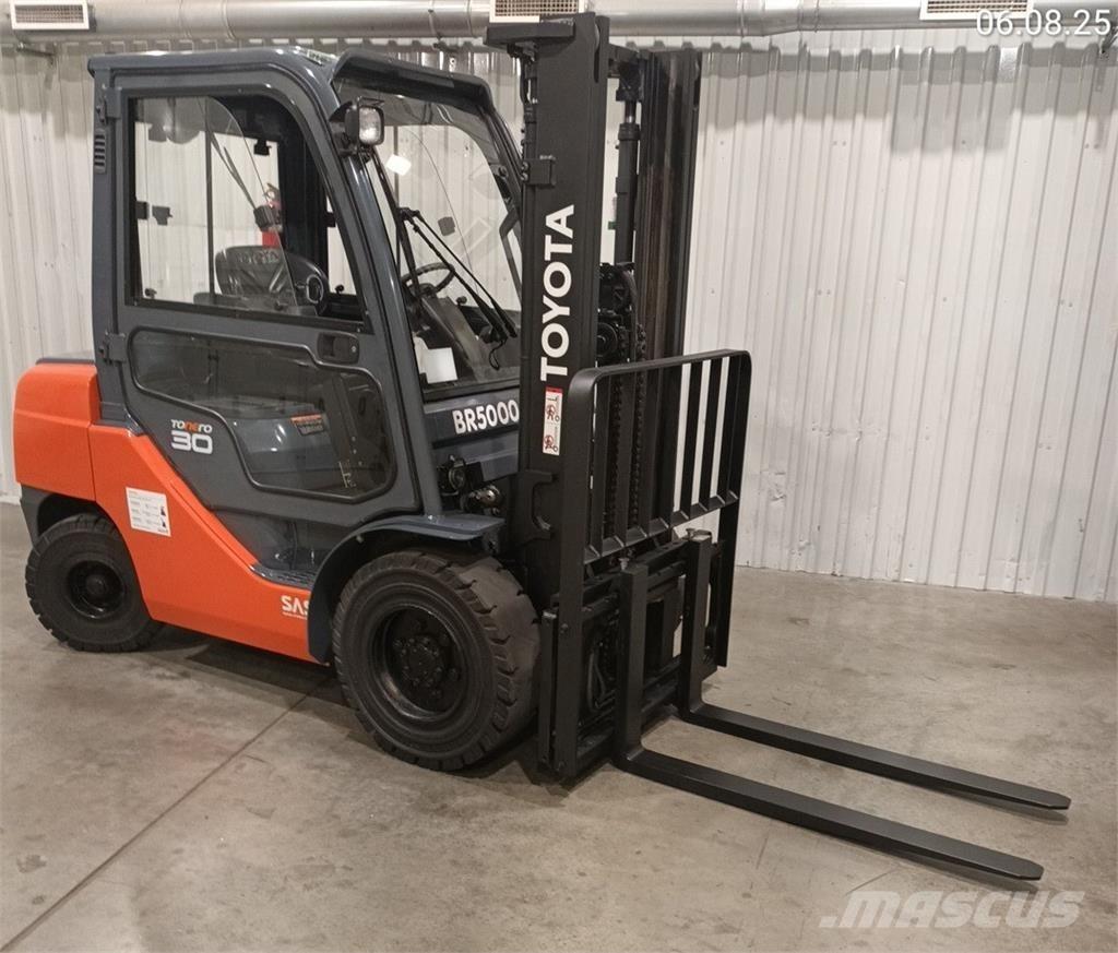 Toyota 02-8FDF30 Дизельные погрузчики