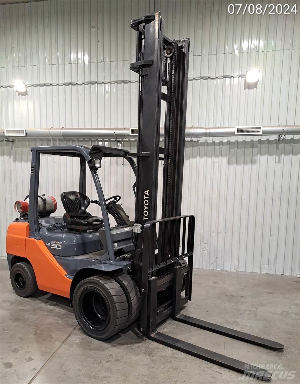 Toyota 02-8FGF30 Газовые погрузчики