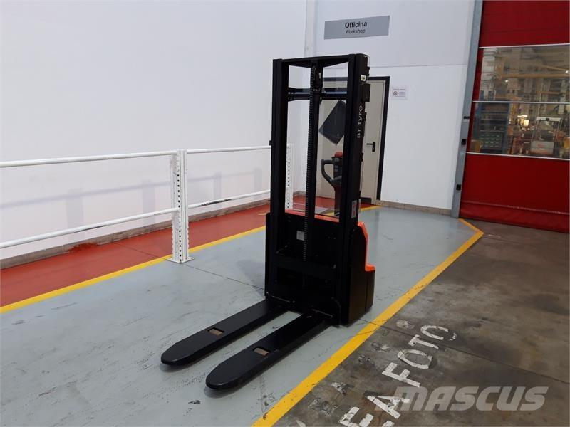 BT SHE100 Ручные штабелёры