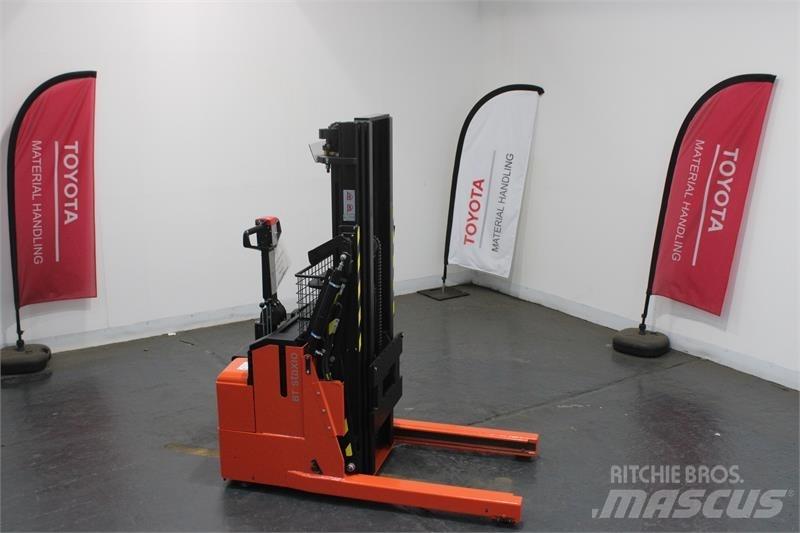 BT RWE120 Ручные штабелёры