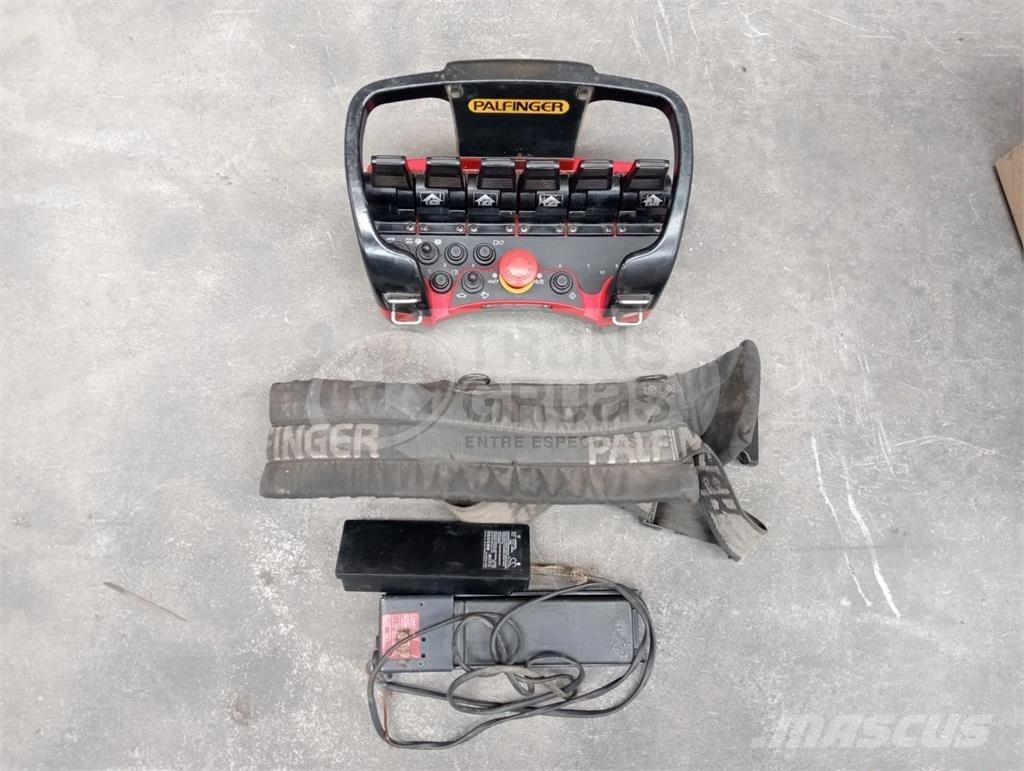 Palfinger PK 23500 Краны-манипуляторы