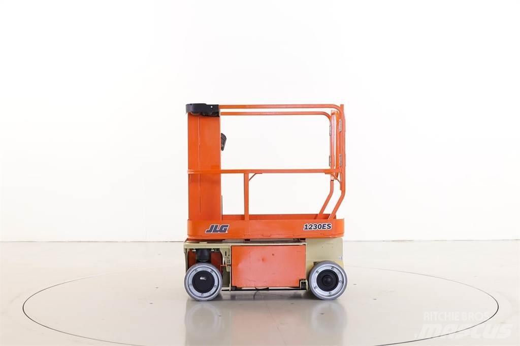 JLG 1230ES Вертикальные мачтовые подъемники