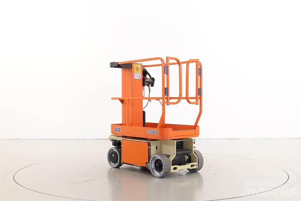 JLG 1230ES Вертикальные мачтовые подъемники
