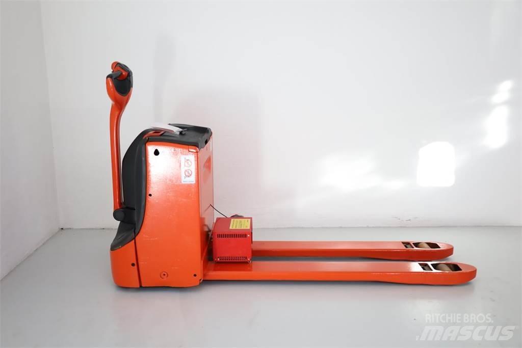 Linde T-18 Ручные электрические тележки