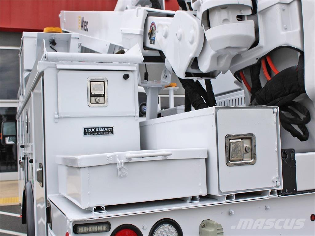 Ford F550 Комбинированные дорожные машины