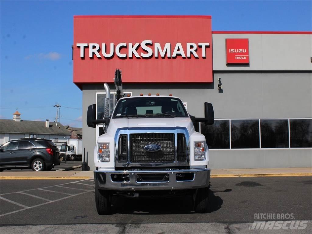 Ford F750 Комбинированные дорожные машины