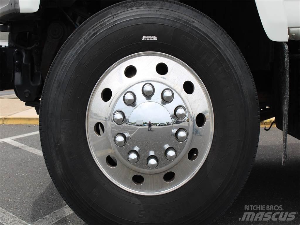 GMC 7500 Грузовики-Щеповозы