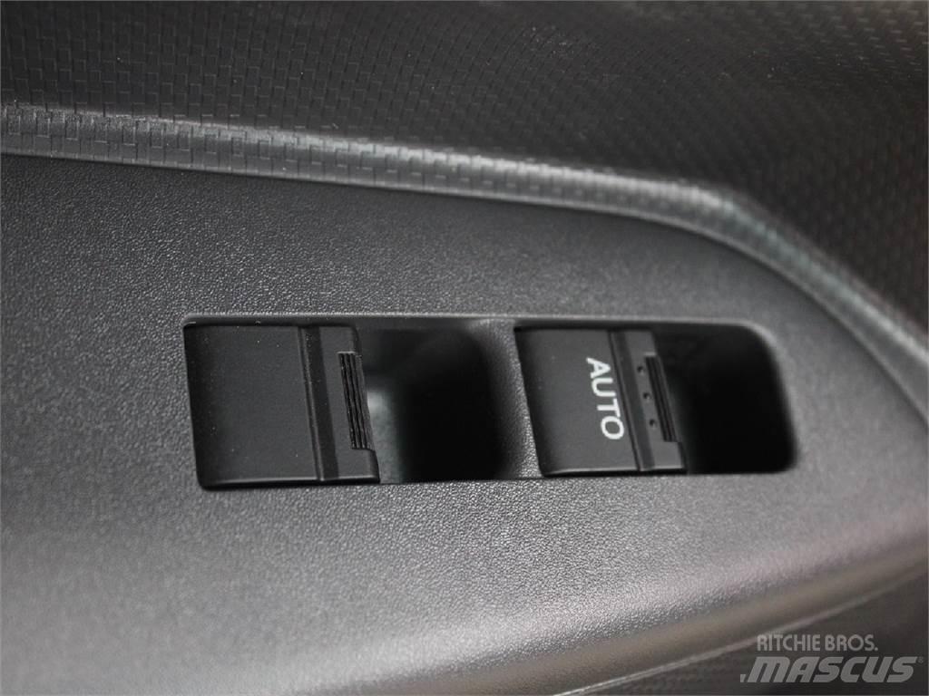 Isuzu FTR Грузовики-Фургоны