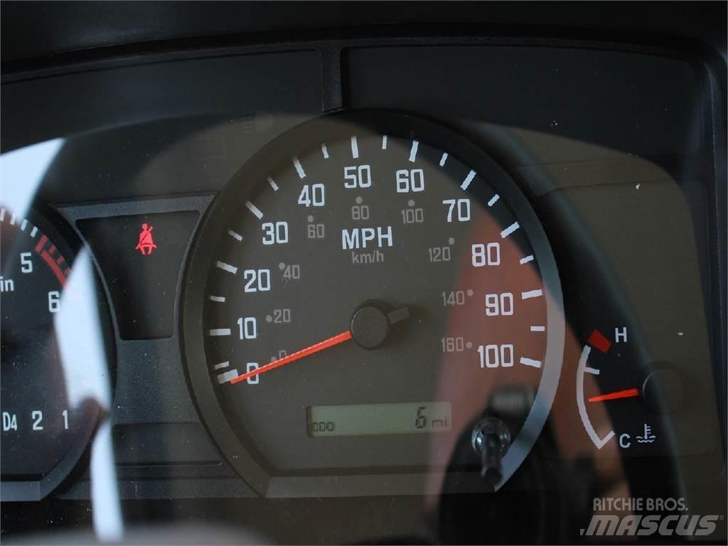 Isuzu NPR-HD Грузовики-платформы/боковая разгрузка