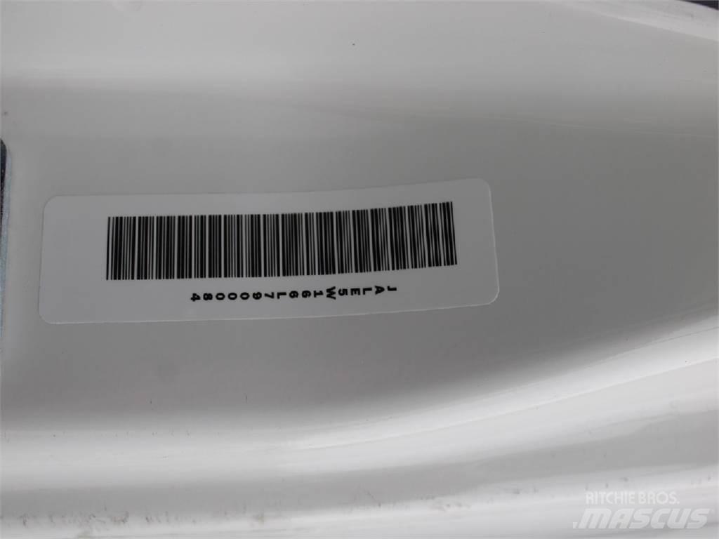 Isuzu NQR Грузовики-Фургоны