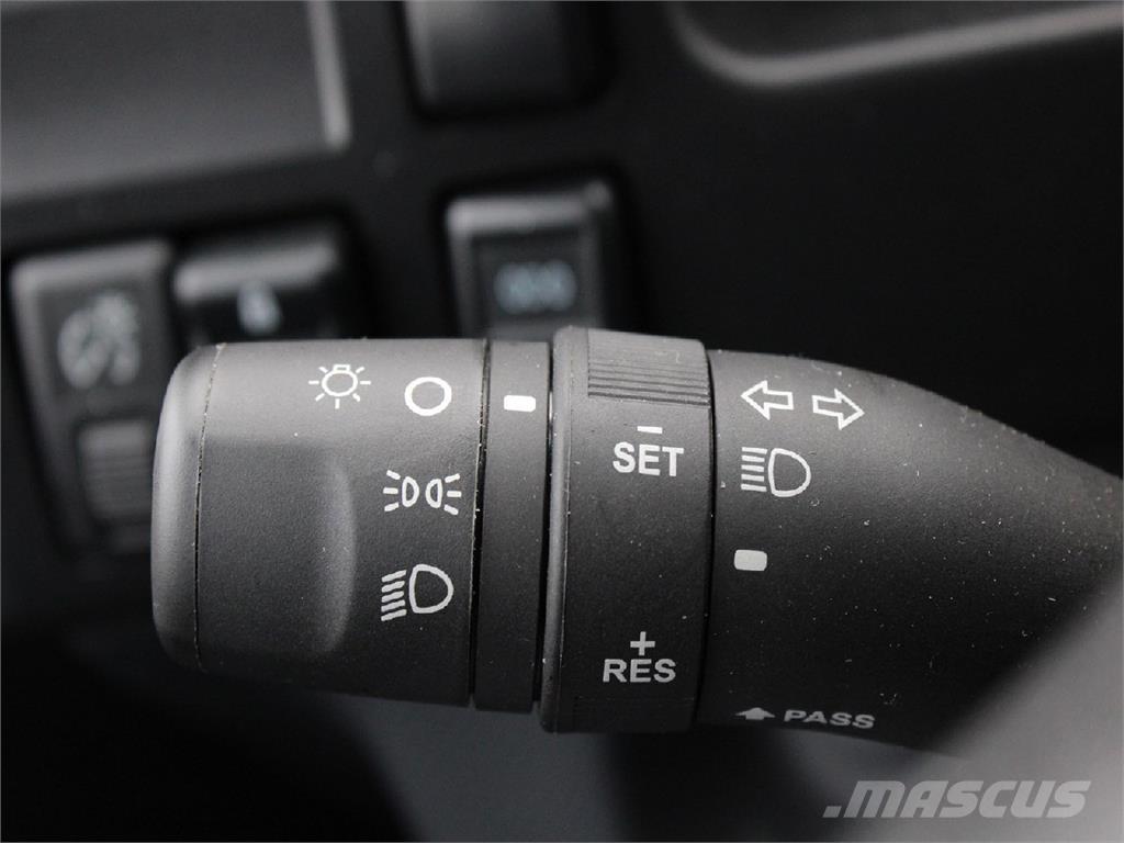 Isuzu NRR Грузовики-Фургоны