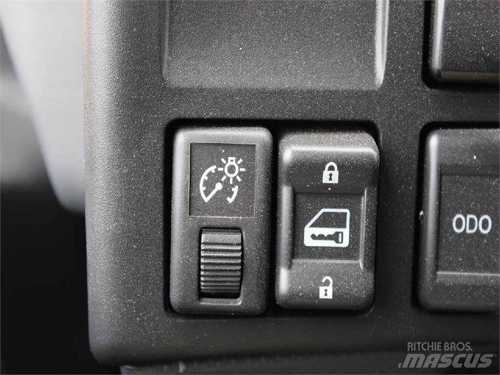 Isuzu NRR Грузовики-Контейнеровозы