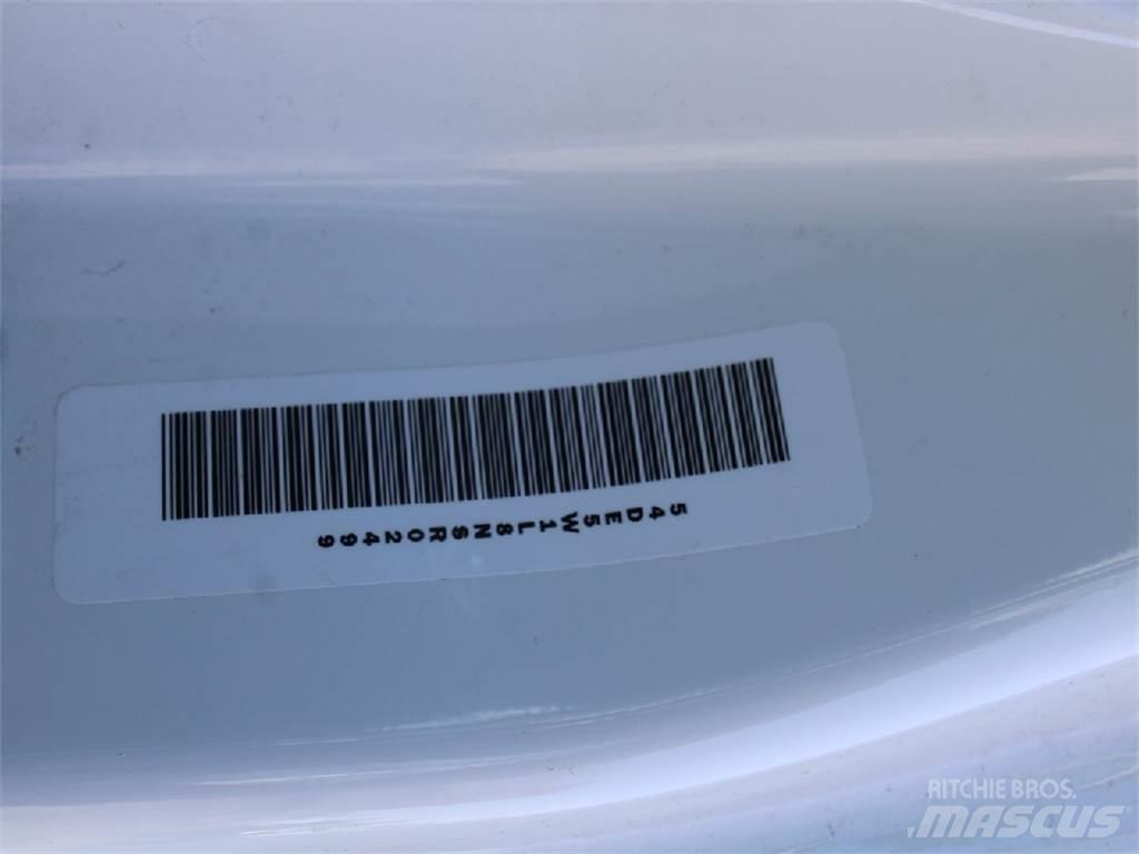 Isuzu NRR Грузовики-Фургоны