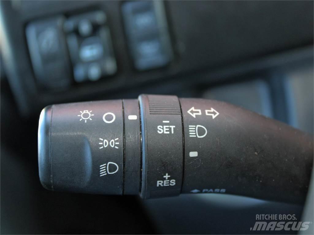 Isuzu NRR Грузовики-Фургоны