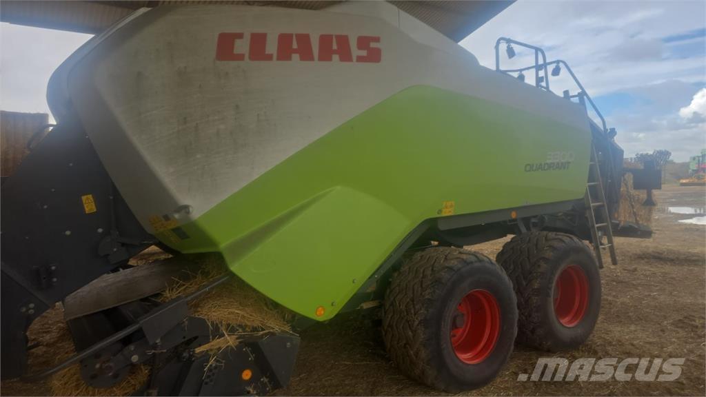 CLAAS 3300 Тюковые пресс-подборщики