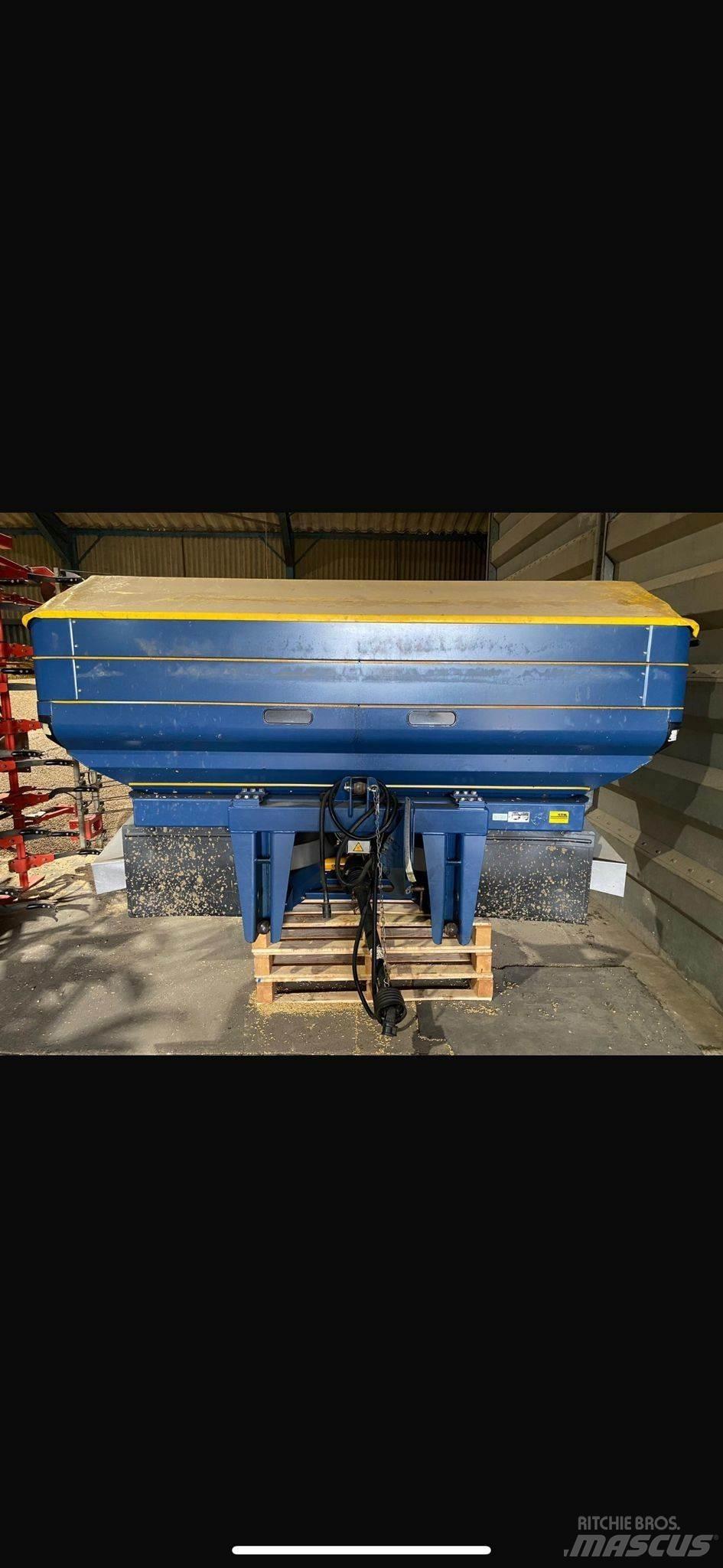 Krm M2W D Разбрасыватели органических удобрений