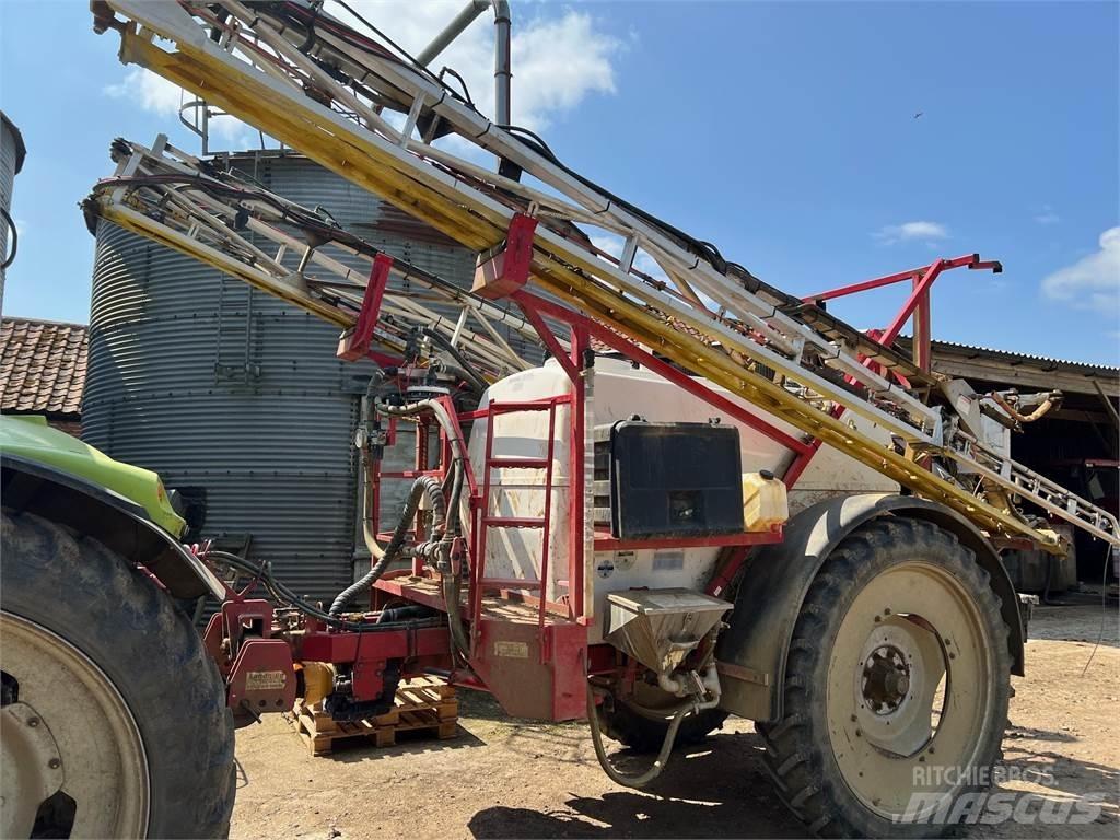 Landquip 3000L Прицепные опрыскиватели