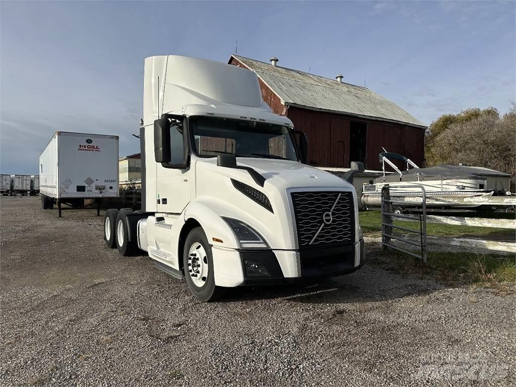 Volvo VNL300 Седельные тягачи