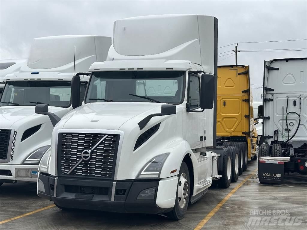 Volvo VNL300 Седельные тягачи