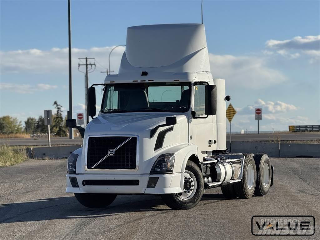 Volvo VNL300 Седельные тягачи