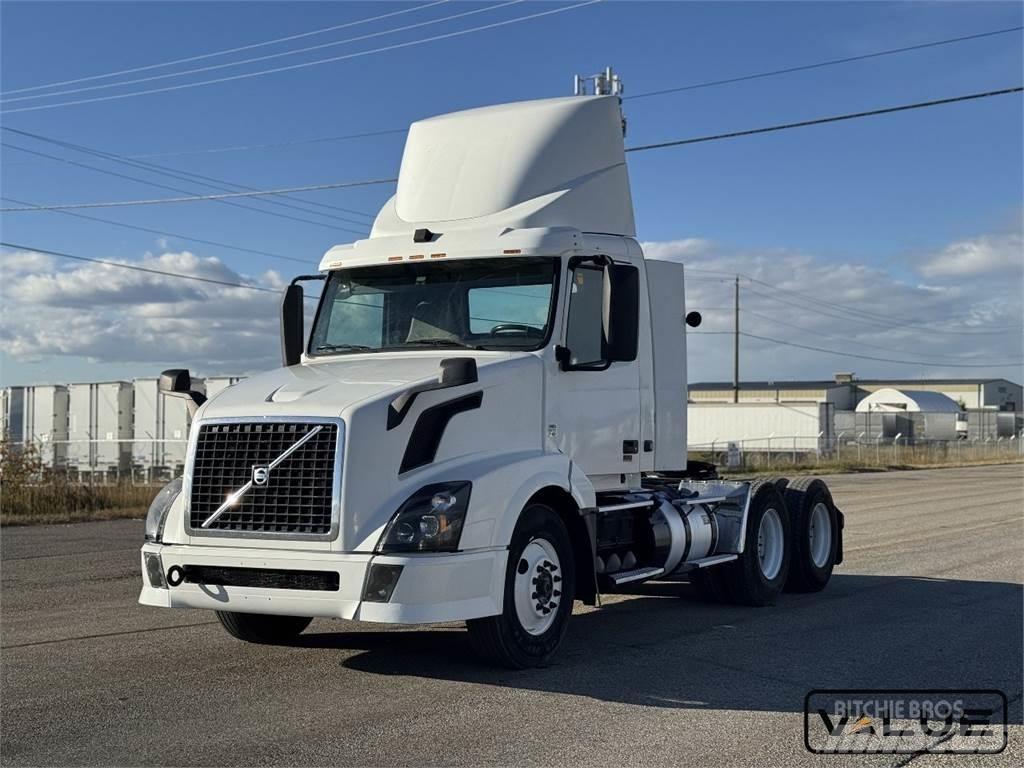 Volvo VNL300 Седельные тягачи