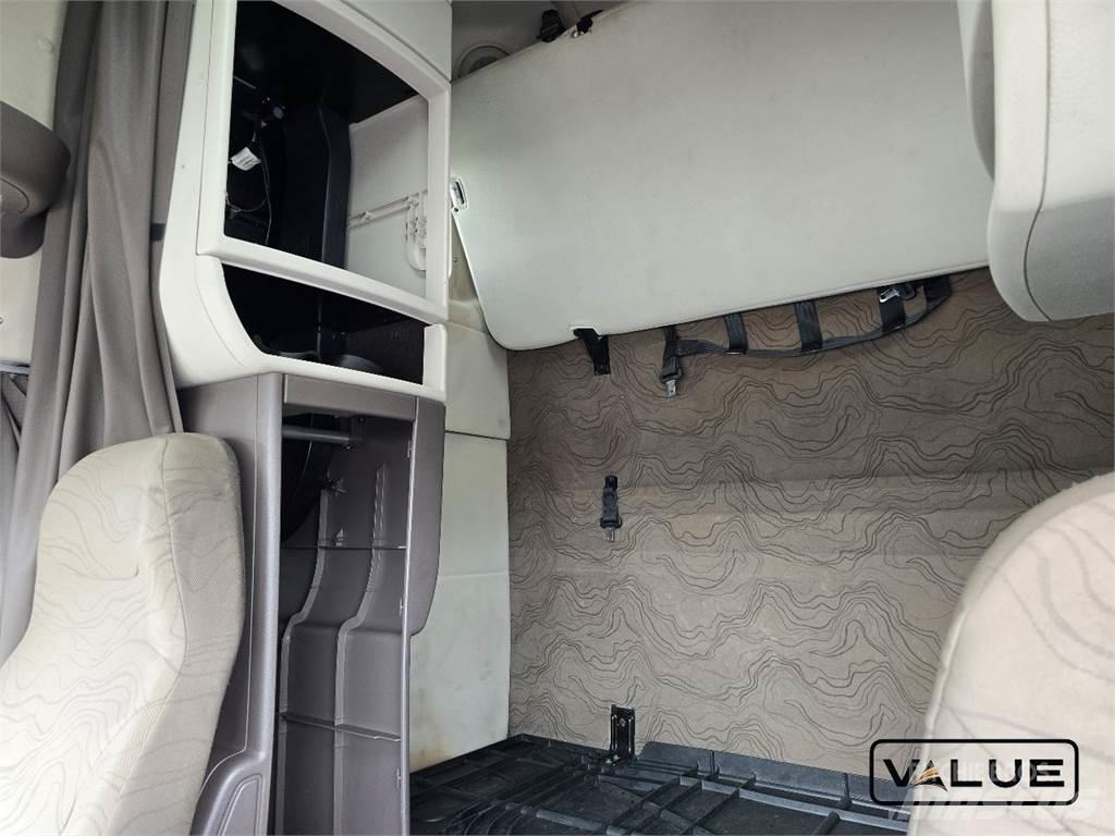 Volvo VNL670 Седельные тягачи