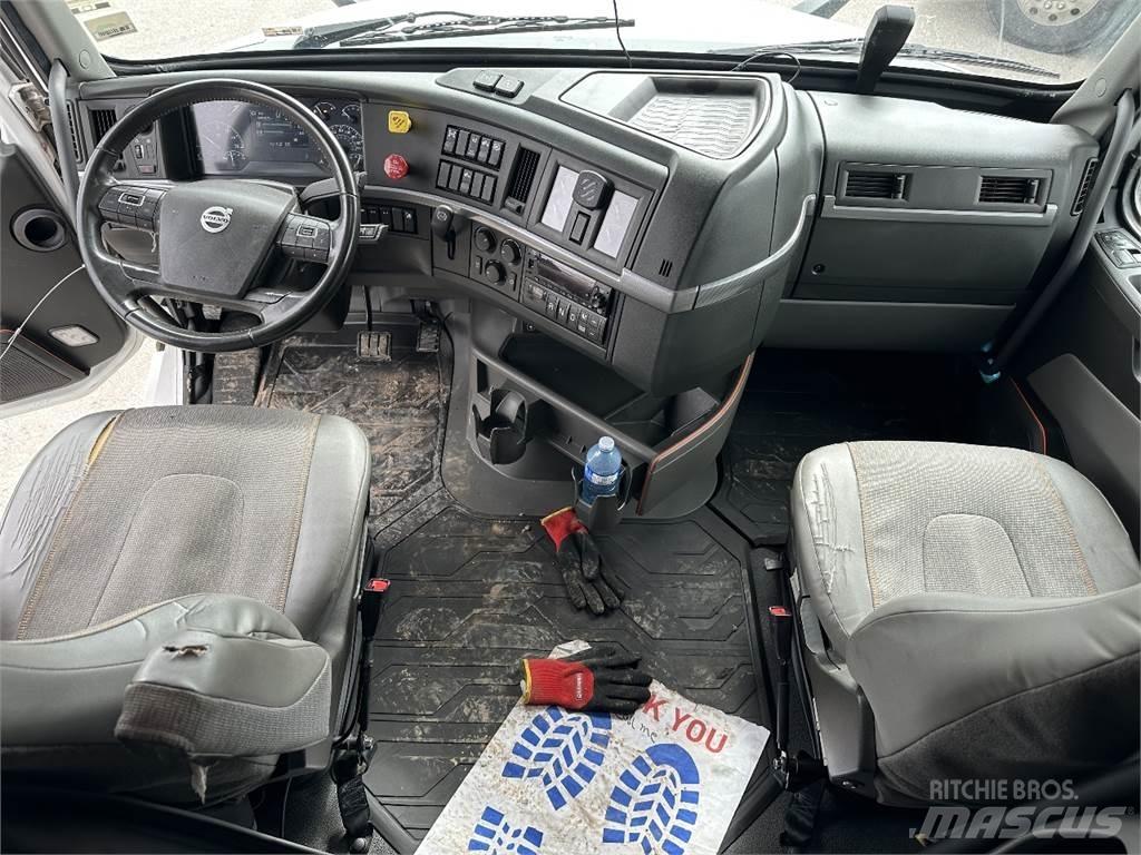 Volvo VNL760 Седельные тягачи