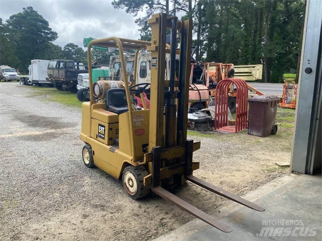 CAT T40B Строительная техника - Другие