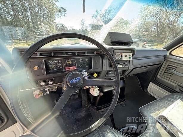 Ford F-800 Строительная техника - Другие