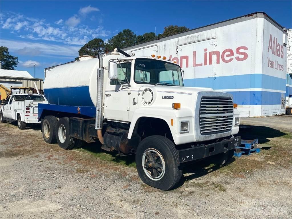 Ford L8000 Строительная техника - Другие