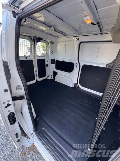 Nissan NV200 Строительная техника - Другие