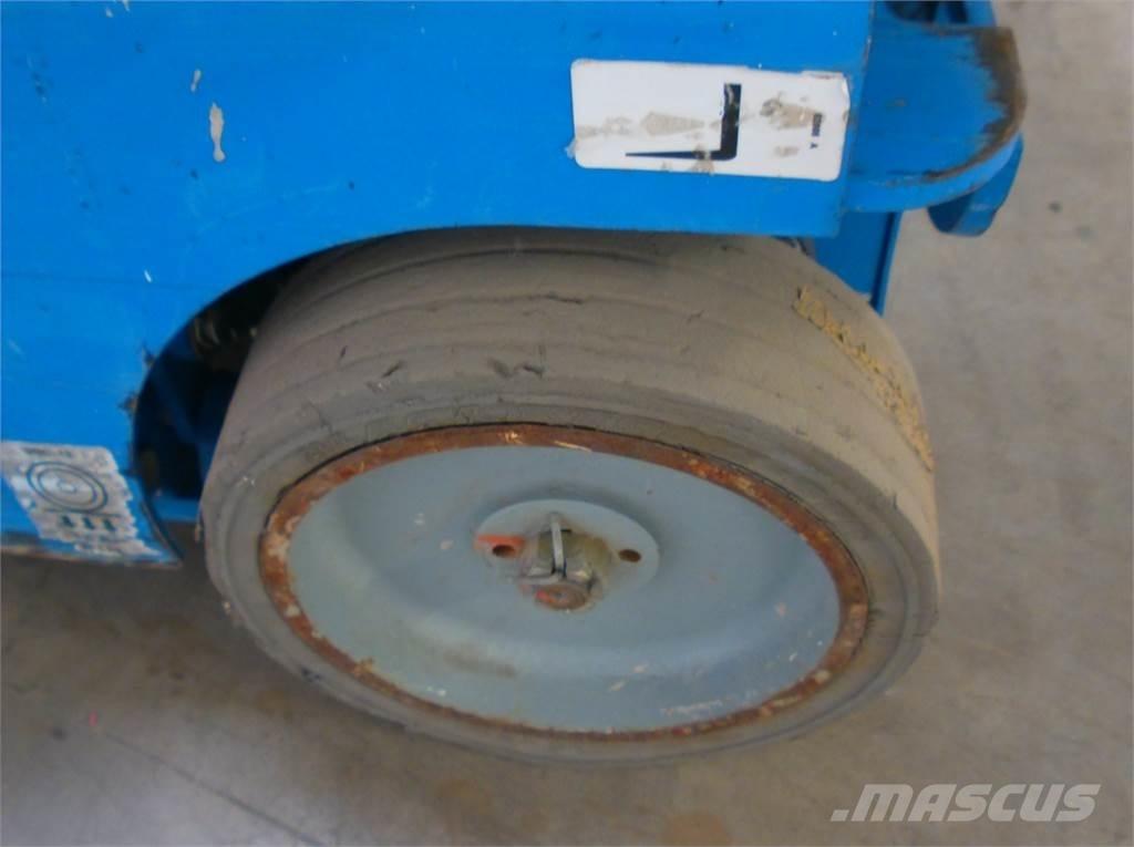 Genie GRC12 Вертикальные мачтовые подъемники