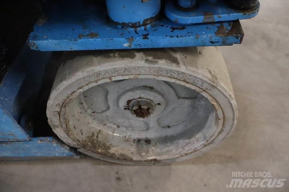 Genie GS2032 Ножничные подъемники